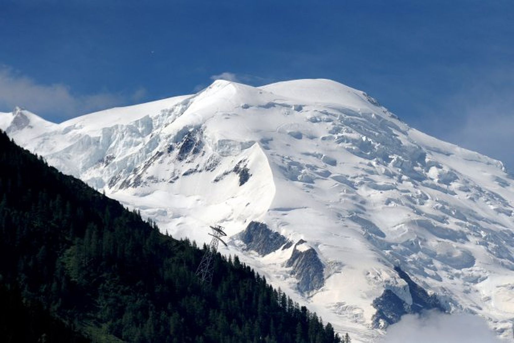 251 ferðamaður sat fastur í fjallakláf á Mont Blanc.