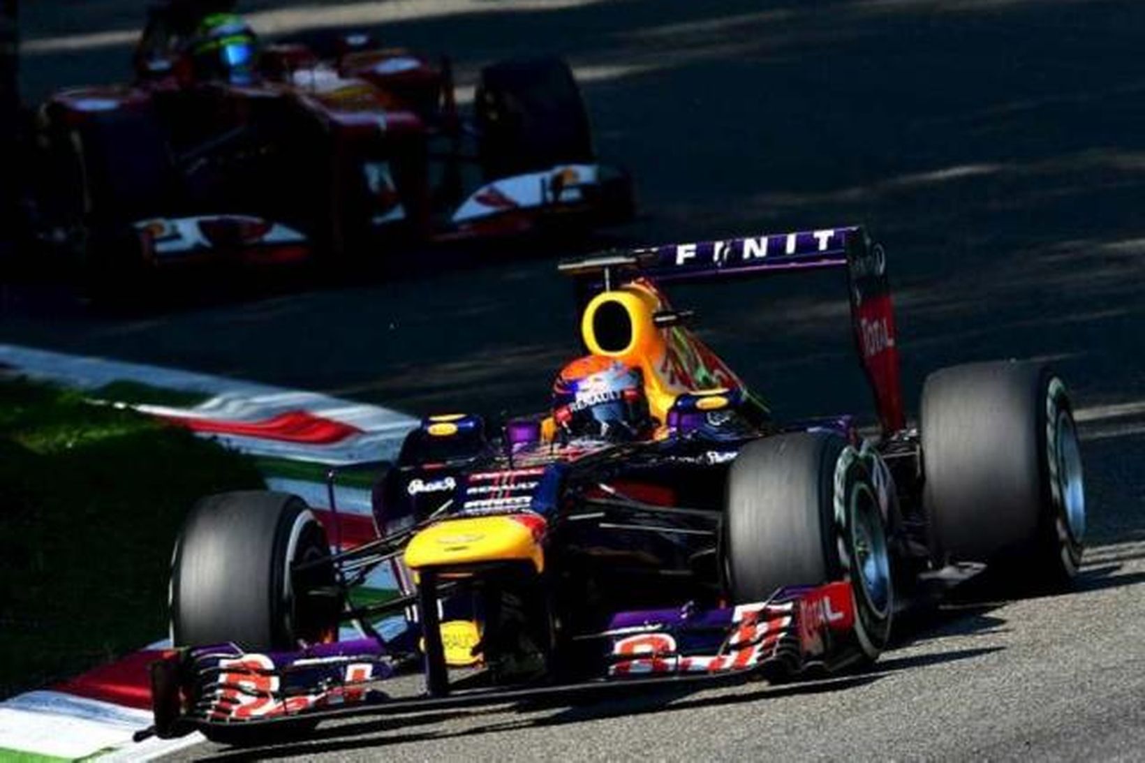 Vettel á leið til ráspólsins í Monza.