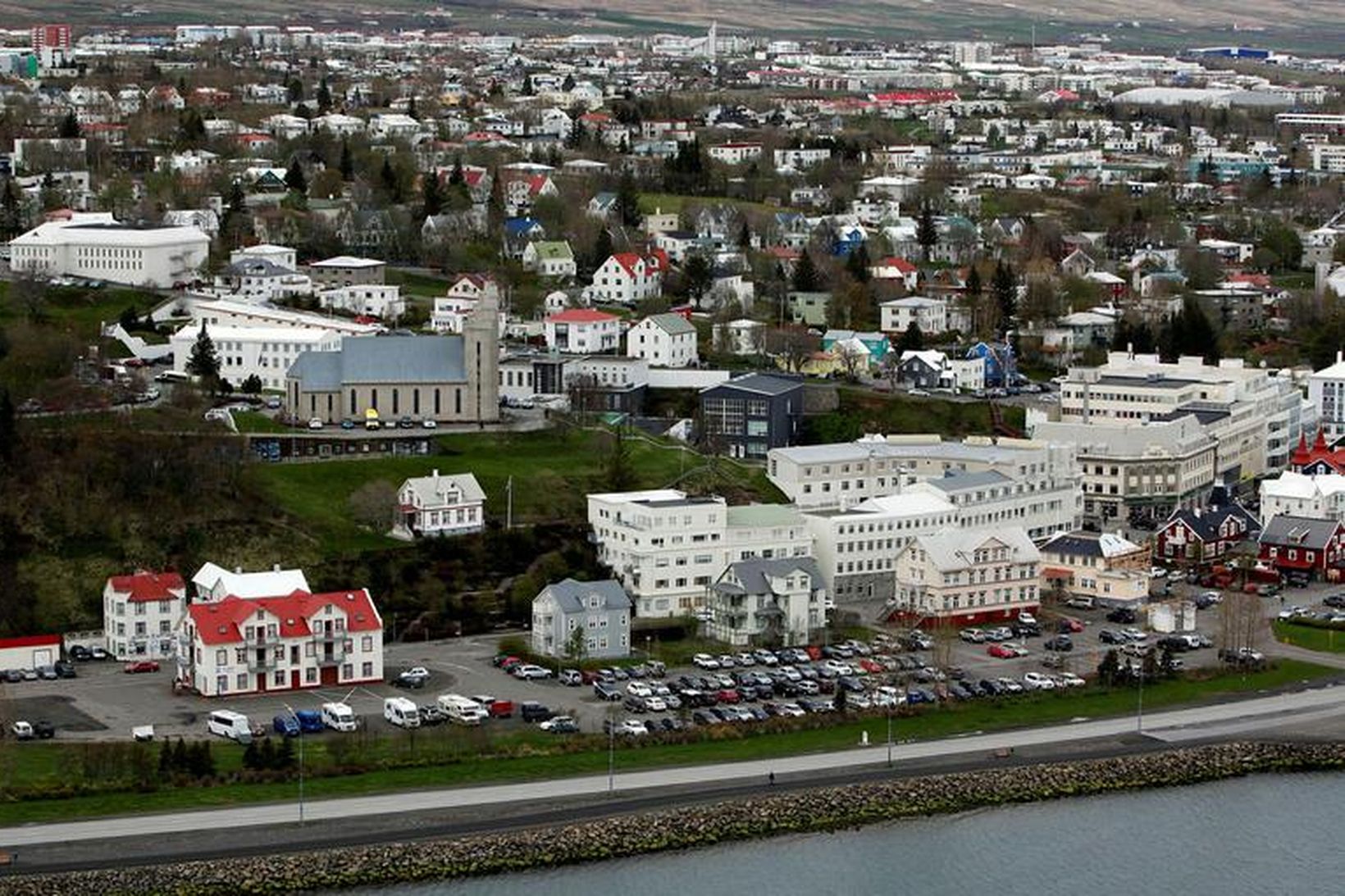 Nemendurnir voru að fagna útskrift úr Menntaskólanum á Akureyri.