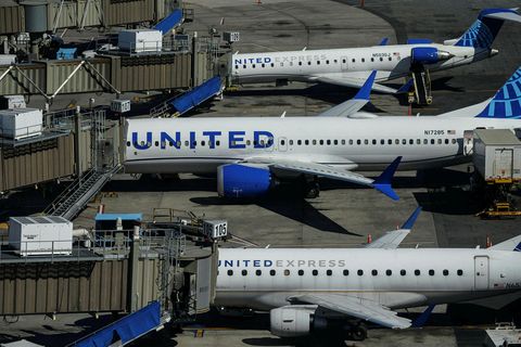 United Airlines sneri við tveimur flugvélum á leið til Íslands.