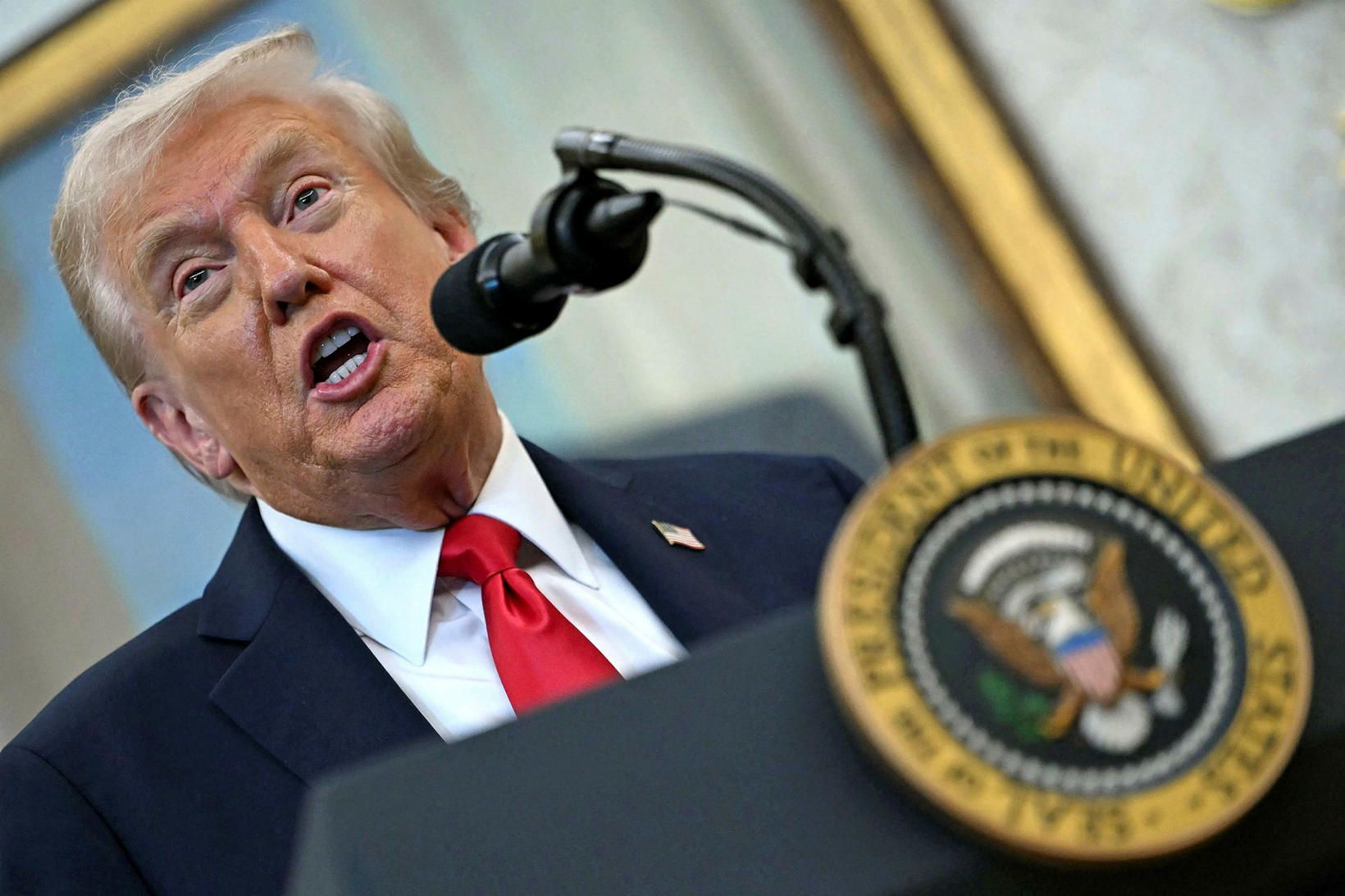 Trump varar Hamas við