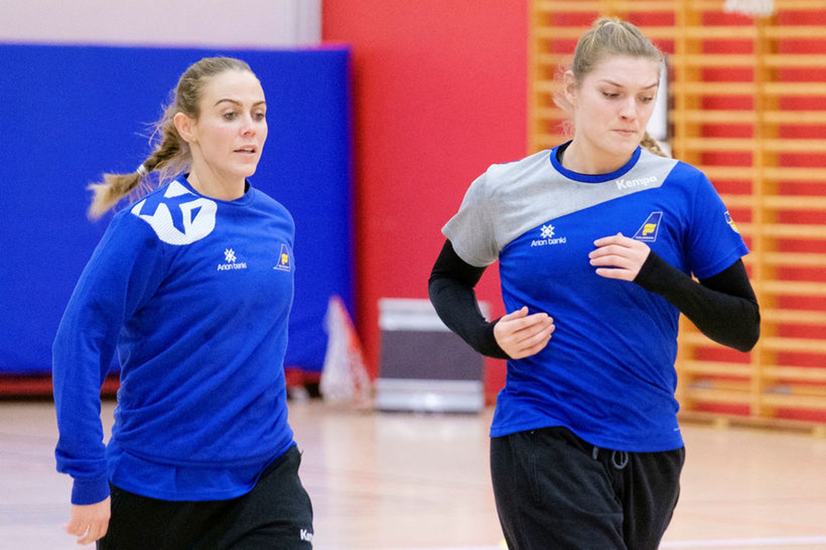 Martha Hermannsdóttir og Arna Sif Pálsdóttir. Marta á engan landsleik …