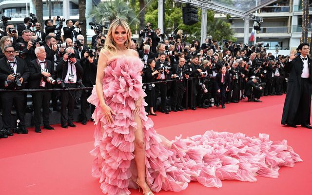 Ofurfyrirsætan Heidi Klum mætti í áberandi kjól frá Elie Saab.