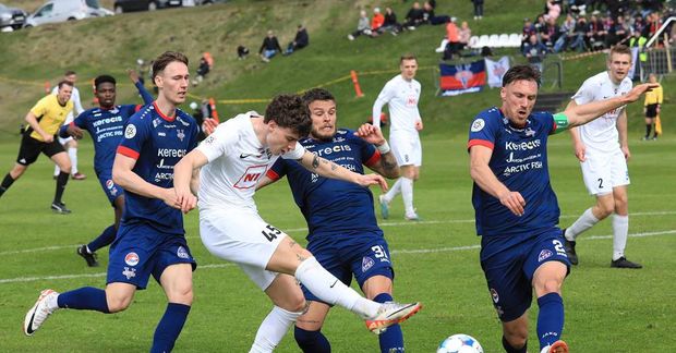 Morten Ohlsen Hansen, lengst til hægri, er lykilmaður í vörn Vestra.
