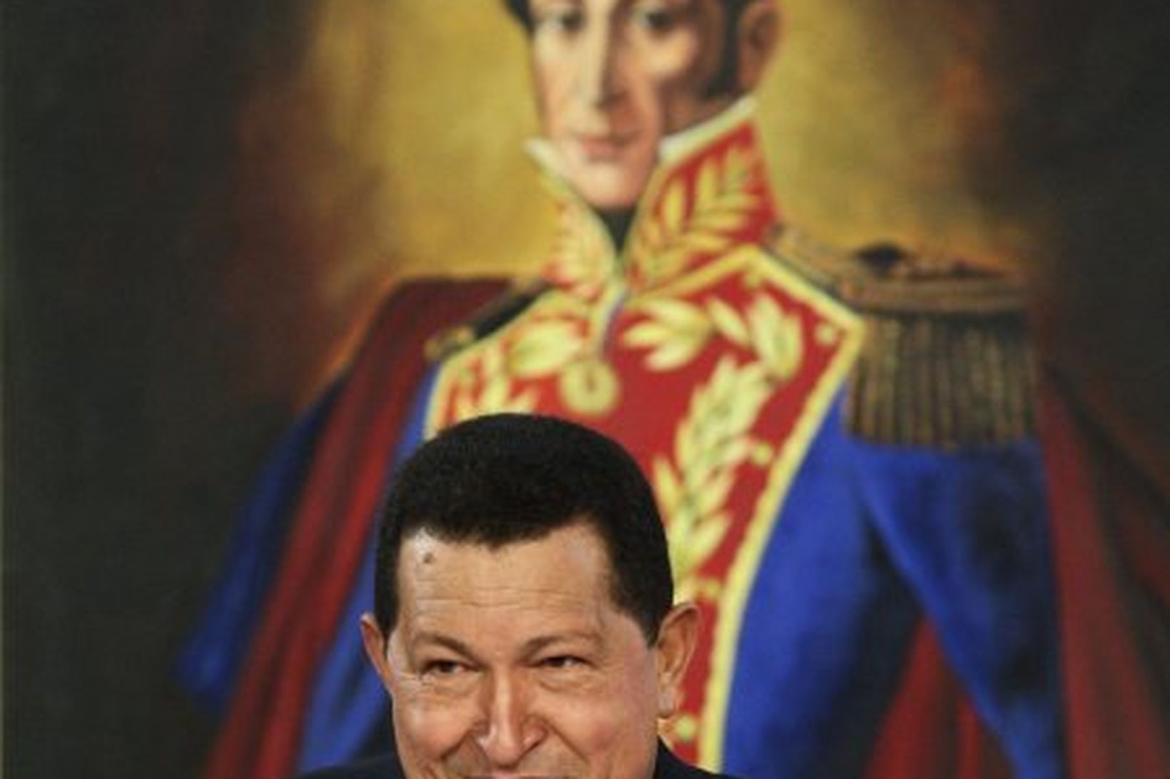 Hugo Chávez, forseti Venesúela, hefur verið náinn bandamaður Gaddafis í …