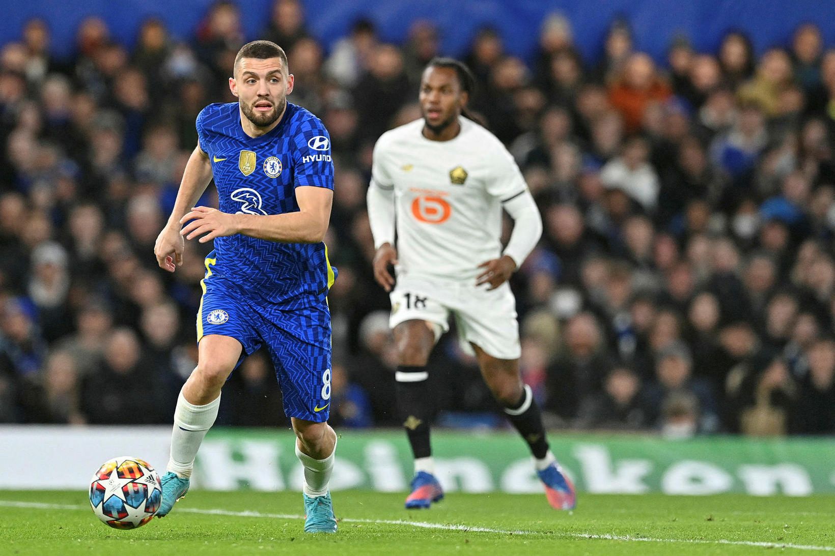 Mateo Kovacic með boltann í leiknum gegn Lille í gærkvöld.