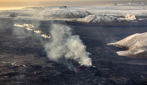 Kanna með dróna hvort gosinu sé lokið