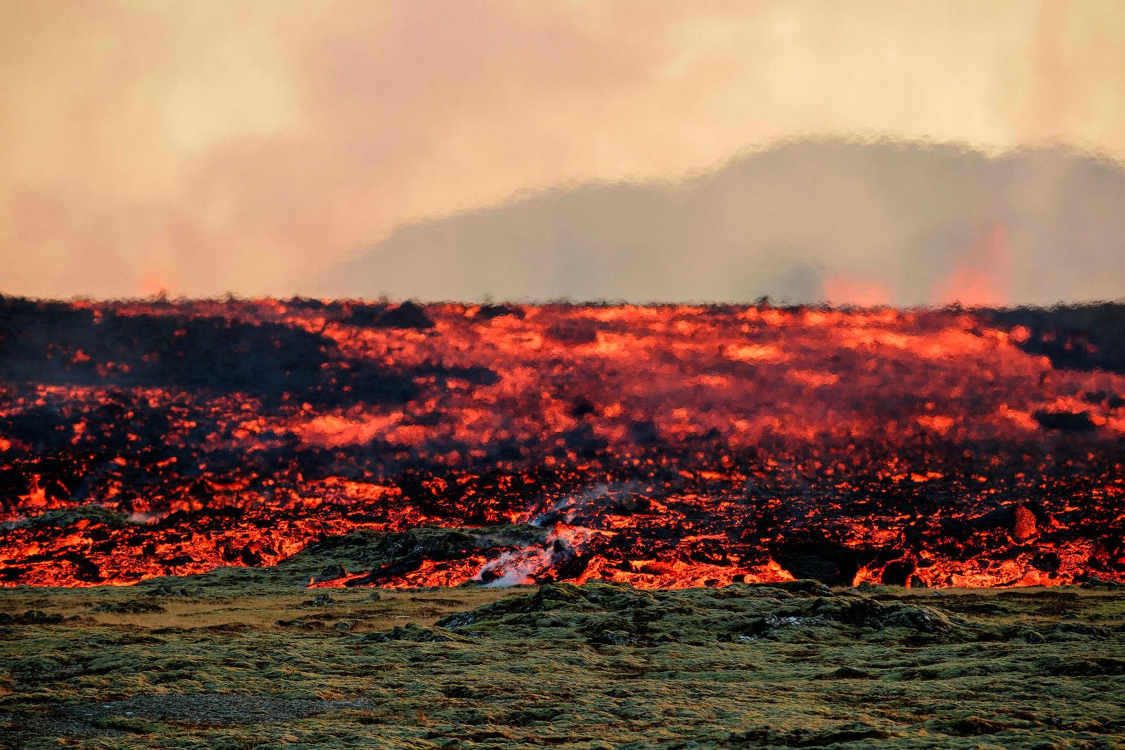 Hraunbreiðan norðan við Grindavík.