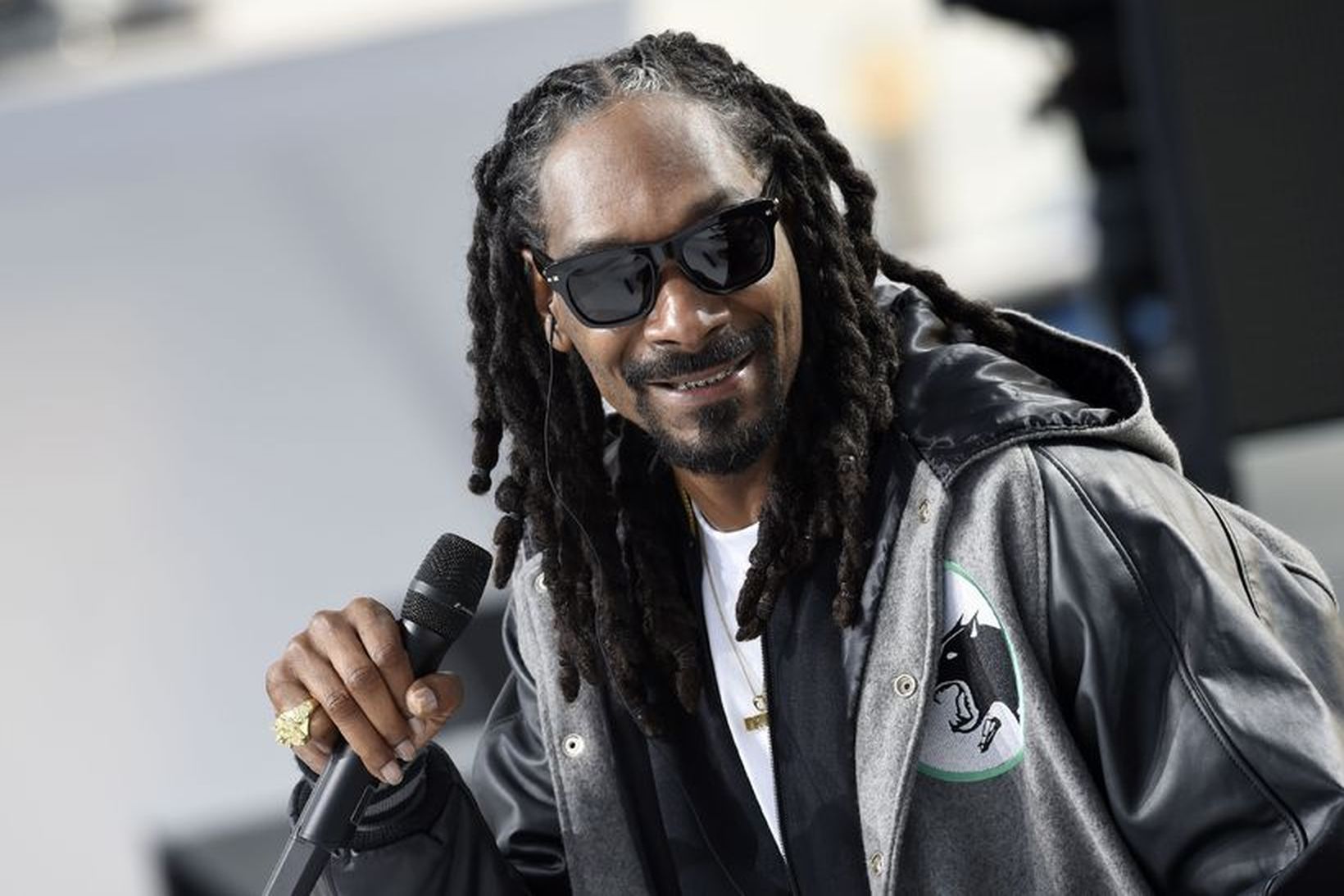Snoop Dogg heldur uppi stuðinu á morgun í Höllinni.