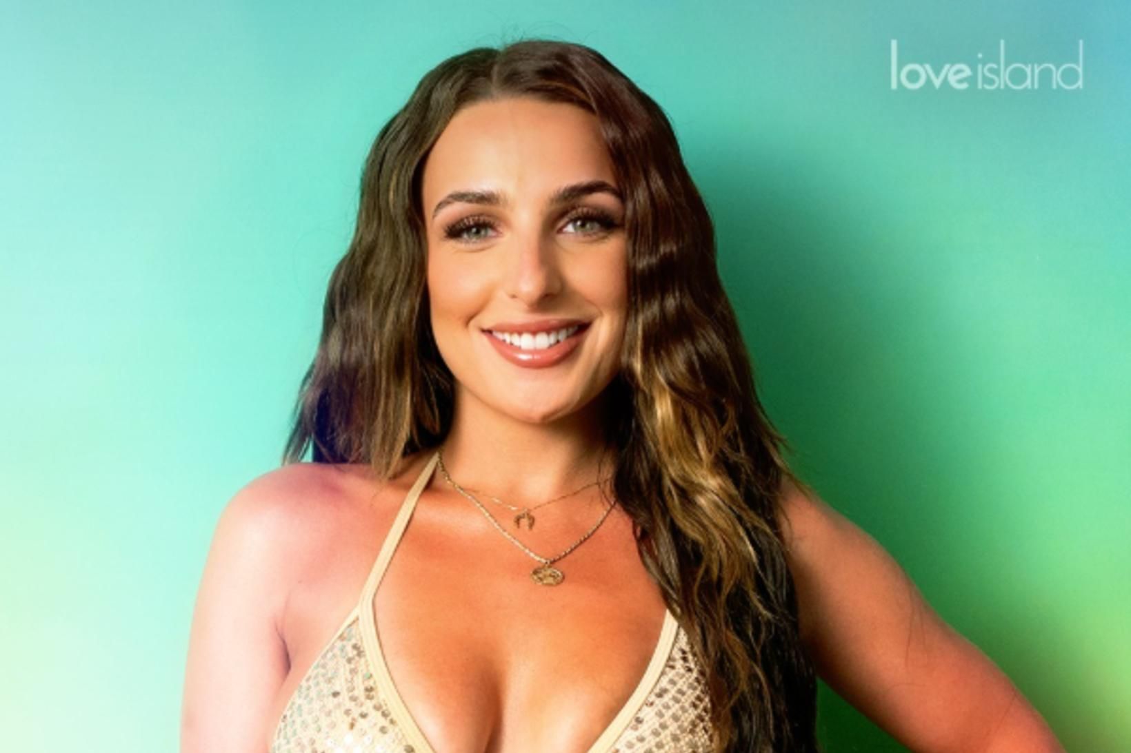 Love Island keppandinn Toni Laites á íslenska systur.