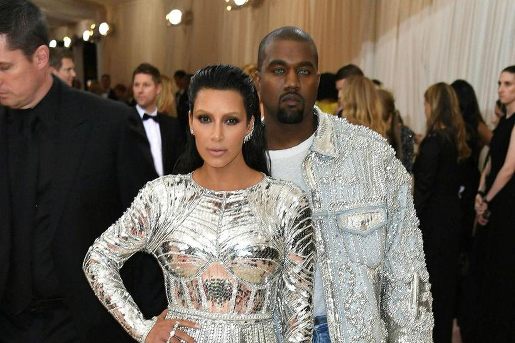 Kim Kardashian West og Kanye West eiga von á sínu …