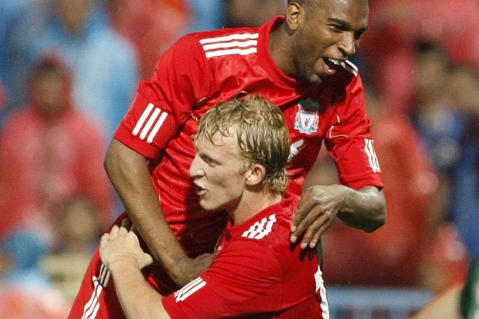 Ryan Babel og Dirk Kuyt fagna marki gegn Trabzonspor í …