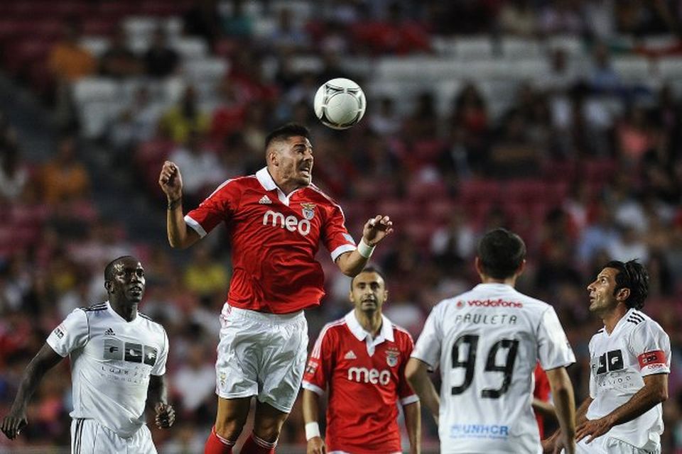 Javi García er kominn til Manchester City frá Benfica og kostaði 16 milljónir punda.