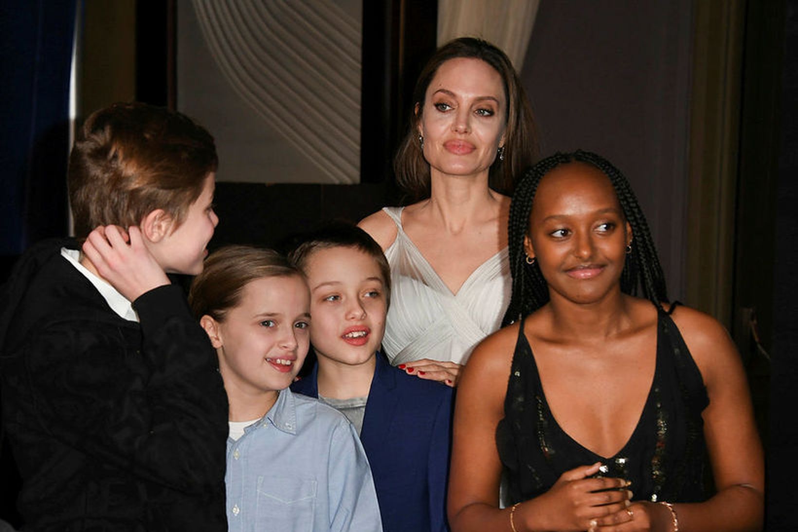 Angelina Jolie með börnum sínum Shiloh Jolie-Pitt, Vivienne Marcheline Jolie-Pitt, …