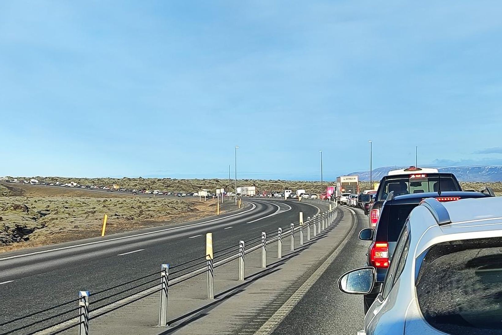 Harður árekstur á Suðurlandsvegi