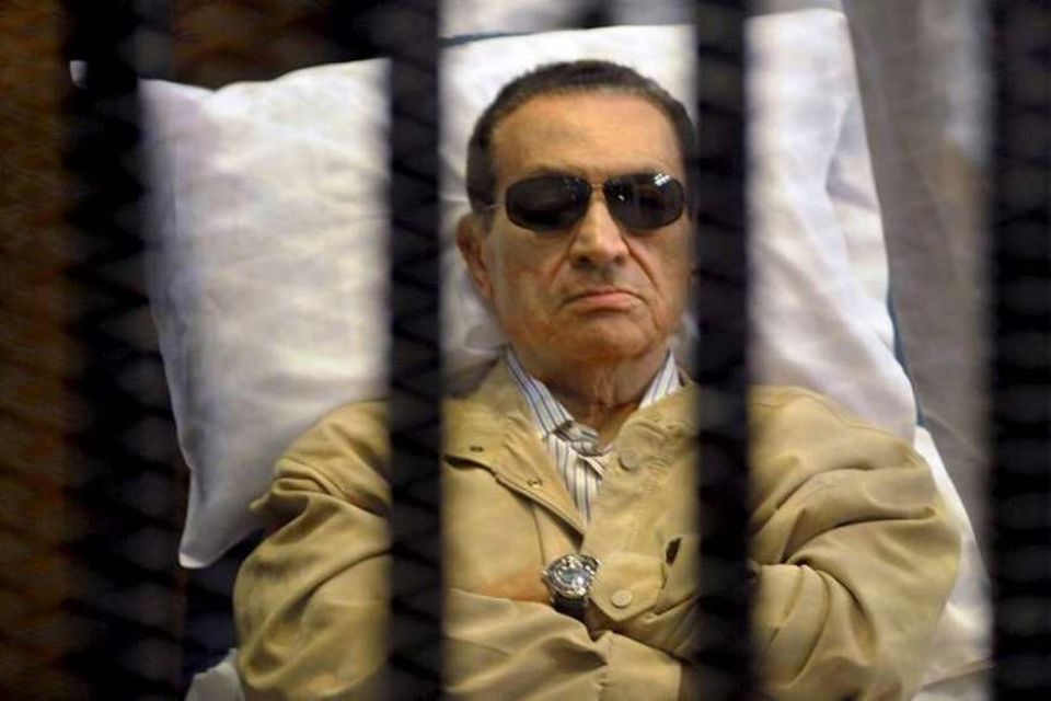 Hinn umdeildi fyrrverandi forseti Egyptalands, Hosni Mubarak, í dómssal í sumar. Hann var dæmdur í …