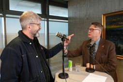 Gunnar Smári Egilsson, oddviti Sósíalista, og Andrés Magnússon blaðamaður brjóta kosningamálin til mergjar í myndveri.