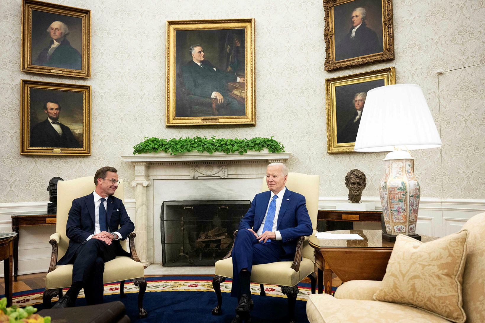 Ulf Kristersson og Joe Biden í Hvíta húsinu í gær.