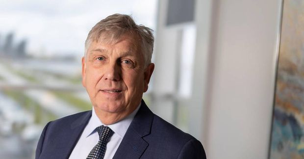 Eyjólfur Árni telur hættu á að stjórnmálamenn snúi sér næst að öðrum útflutnings- og auðlindagreinum …