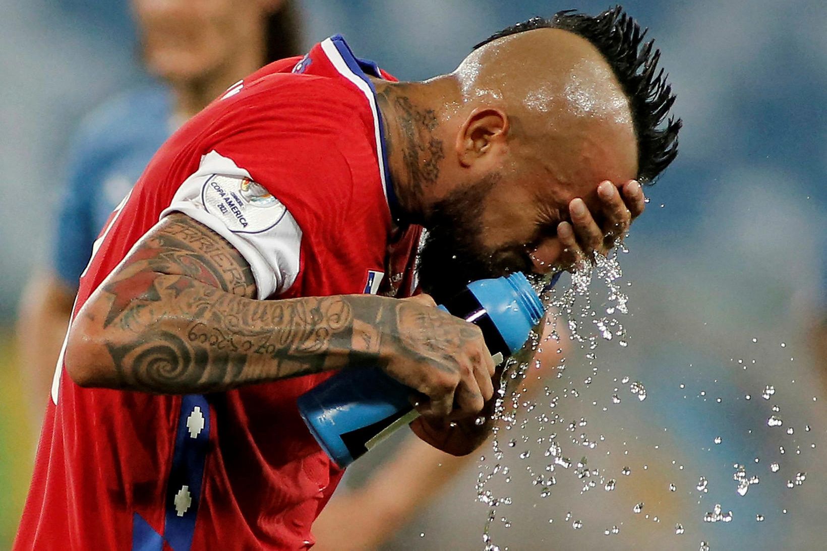 Arturo Vidal skoraði sjálfsmark í gærkvöldi.