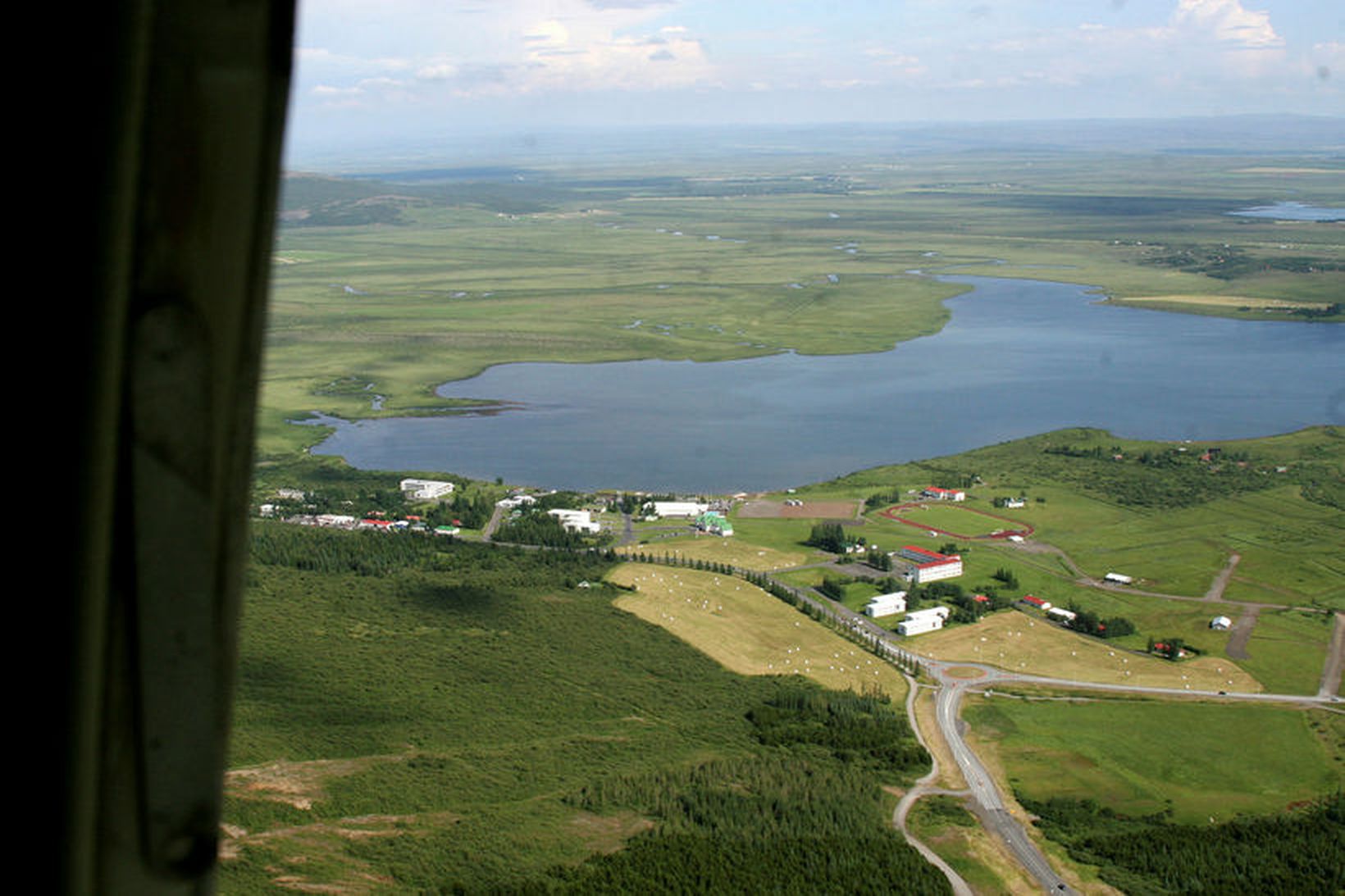 Laugarvatn er mengað og fólki er ráðlagt að baða sig …