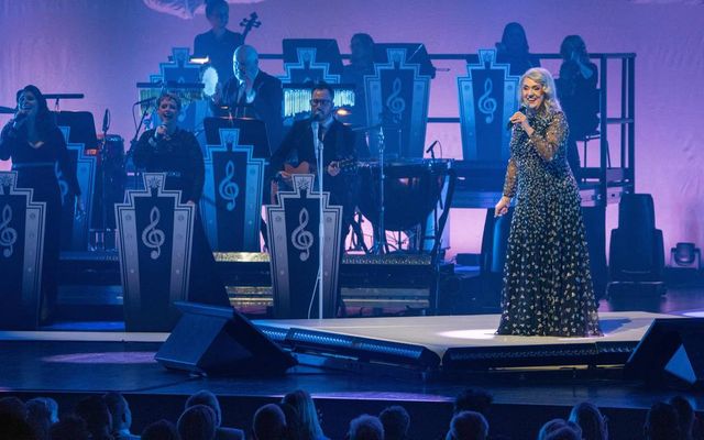 Þuríður Sigurðardóttir á sviði á 80 ára afmælistónleikum Vilhjálms Vilhjálmssonar á dögunum.