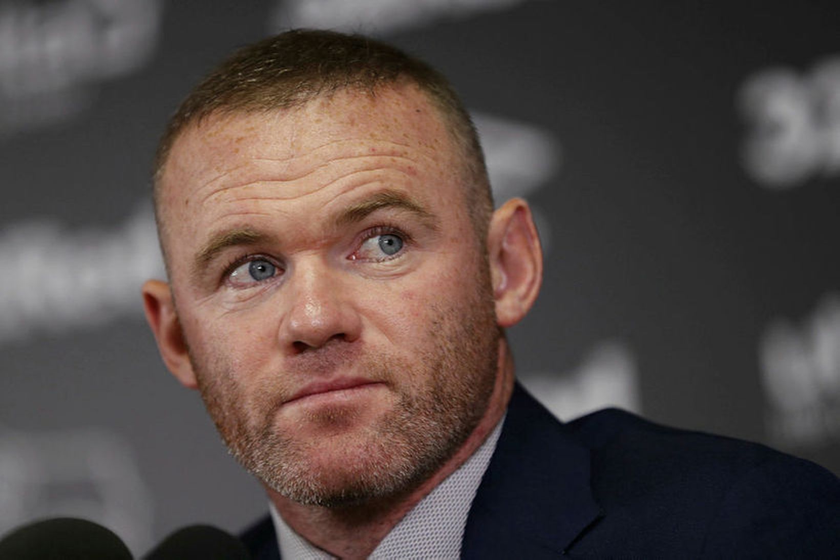Wayne Rooney er duglegur að koma sér í klandur.