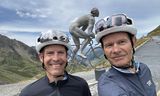 Við bergrisann á Tourmalet (f. Le Géant du Tourmalet), stóra járnstyttu við topp eins þekktasta …