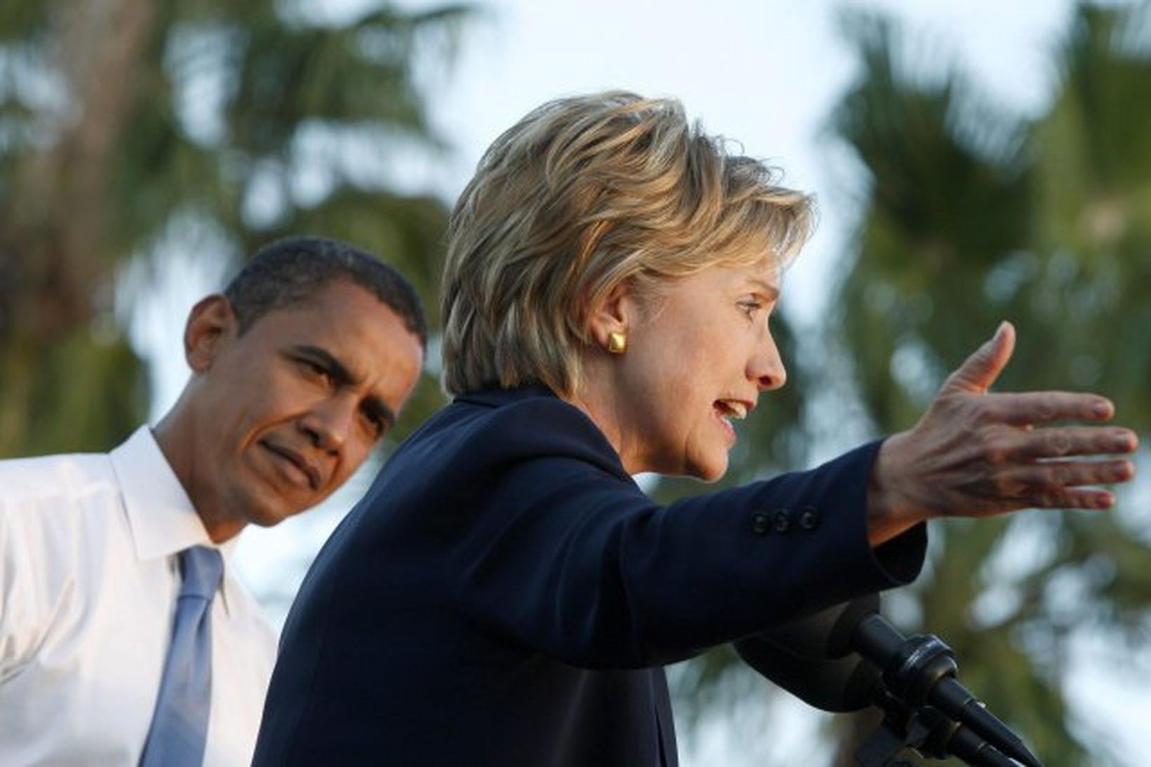 Hillary Clinton og Barack Obama saman á kosningafundi.