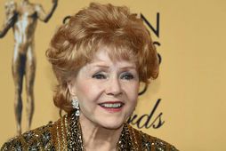 Debbie Reynolds er hún tók á móti heiðursverðlaunum Screen Actors Guild í fyrra.