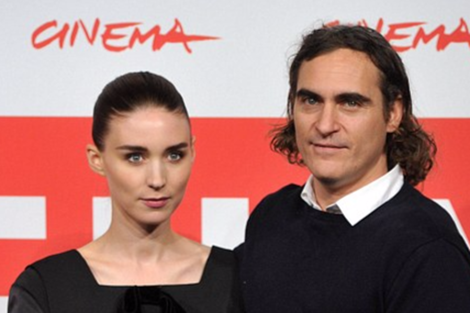 Ronney Mara og Joaquin Phoenix eru sögð hafa fellt hugi …