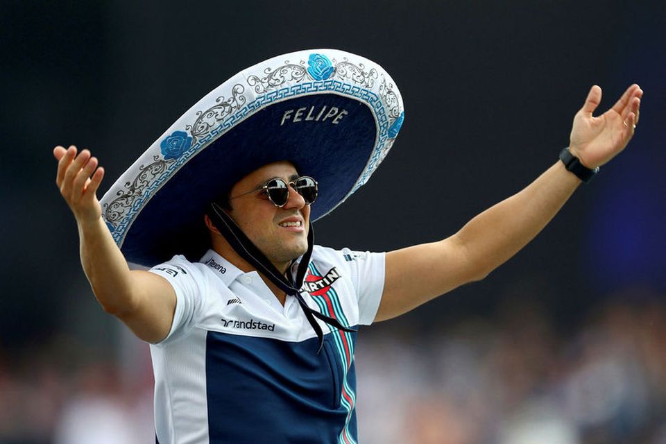 Felipe Massa á heiðurshring ökumanna fyrir kappaksturinn í Mexíkóborg.