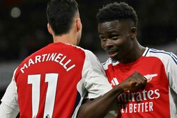 Bukayo Saka fagnar í kvöld.