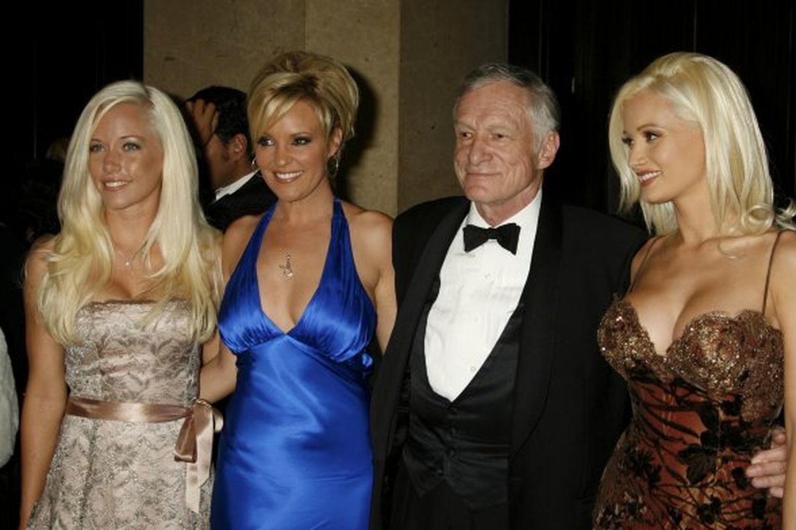 Hugh Hefner með þremur vinkonum sínum, Kendru Wilkinson Bridget Marquardt …