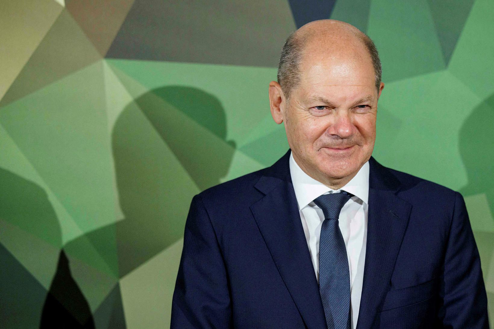 Olaf Scholz á blaðamannafundi í morgun.