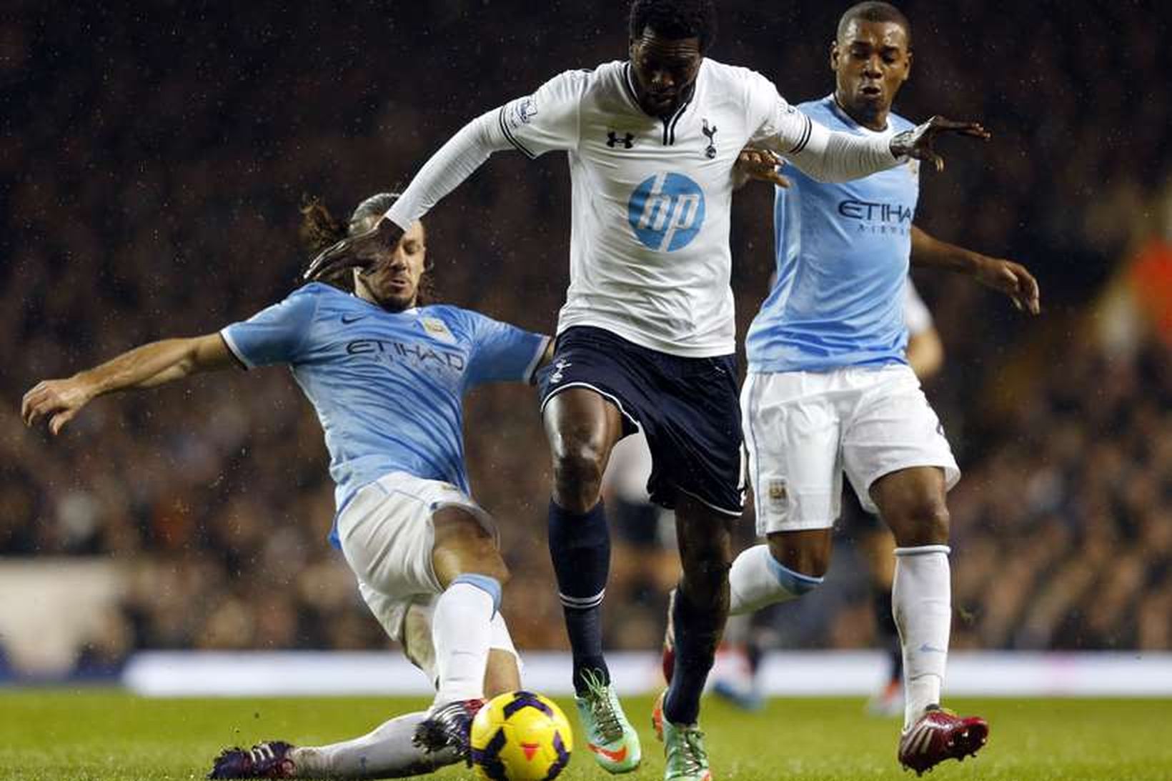 Emmanuel Adebayor í leik með Tottenham gegn Manchester City árið …