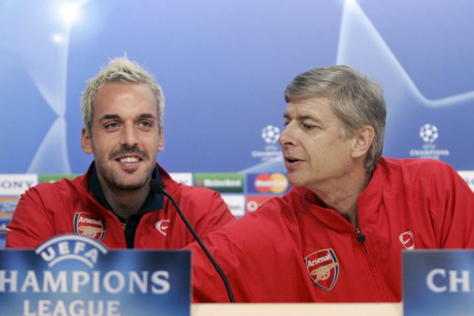 Almunia ásamt Arsene Wenger.