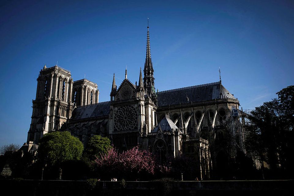 Ljósmynd sem sýnir Notre Dame í apríl 2018.