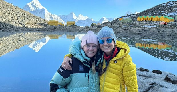 Lukka Pálsdóttir og Soffía S. Sigurgeirsdóttir fóru í mikla ævintýraferð til Nepals í október.