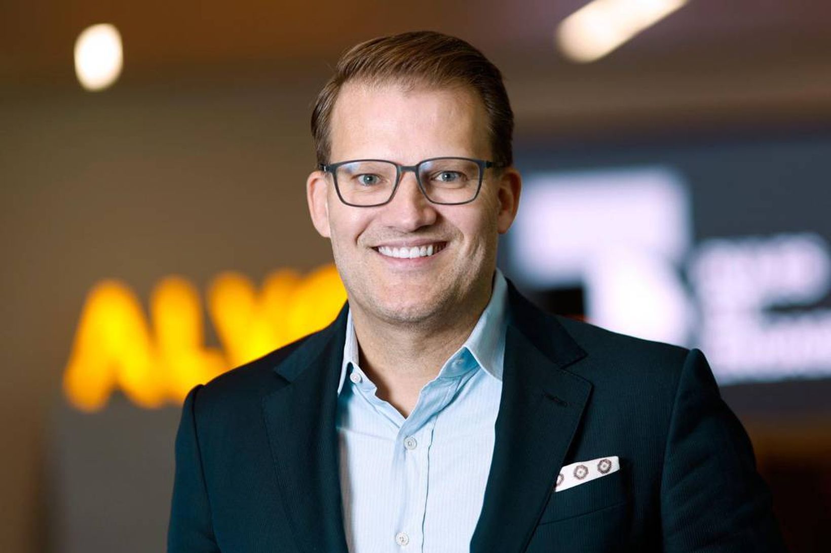 Róbert Wessman forstjóri.