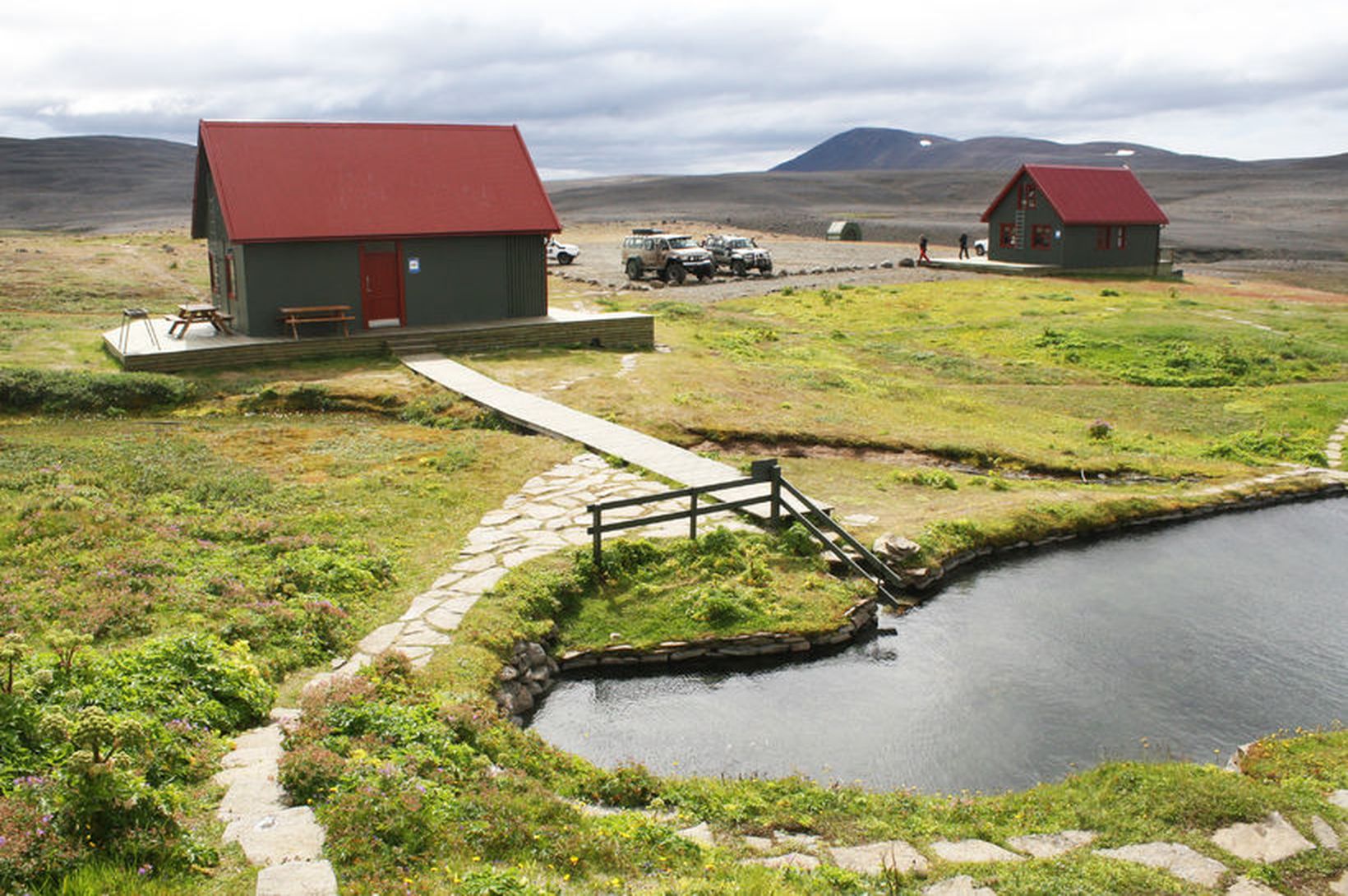 Um 70 skálaverðir komnir til starfa