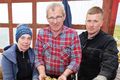 Kartöflur Bóndinn Ármann Ólafsson og fjölskylda við færibandið.