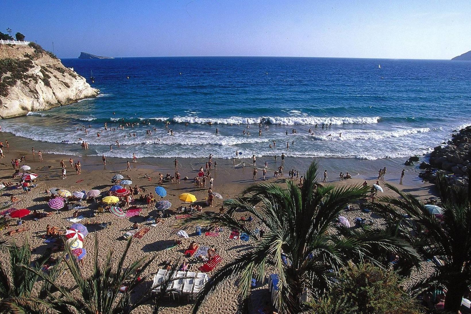 Þrír látnir vegna mikils öldugangs á Tenerife