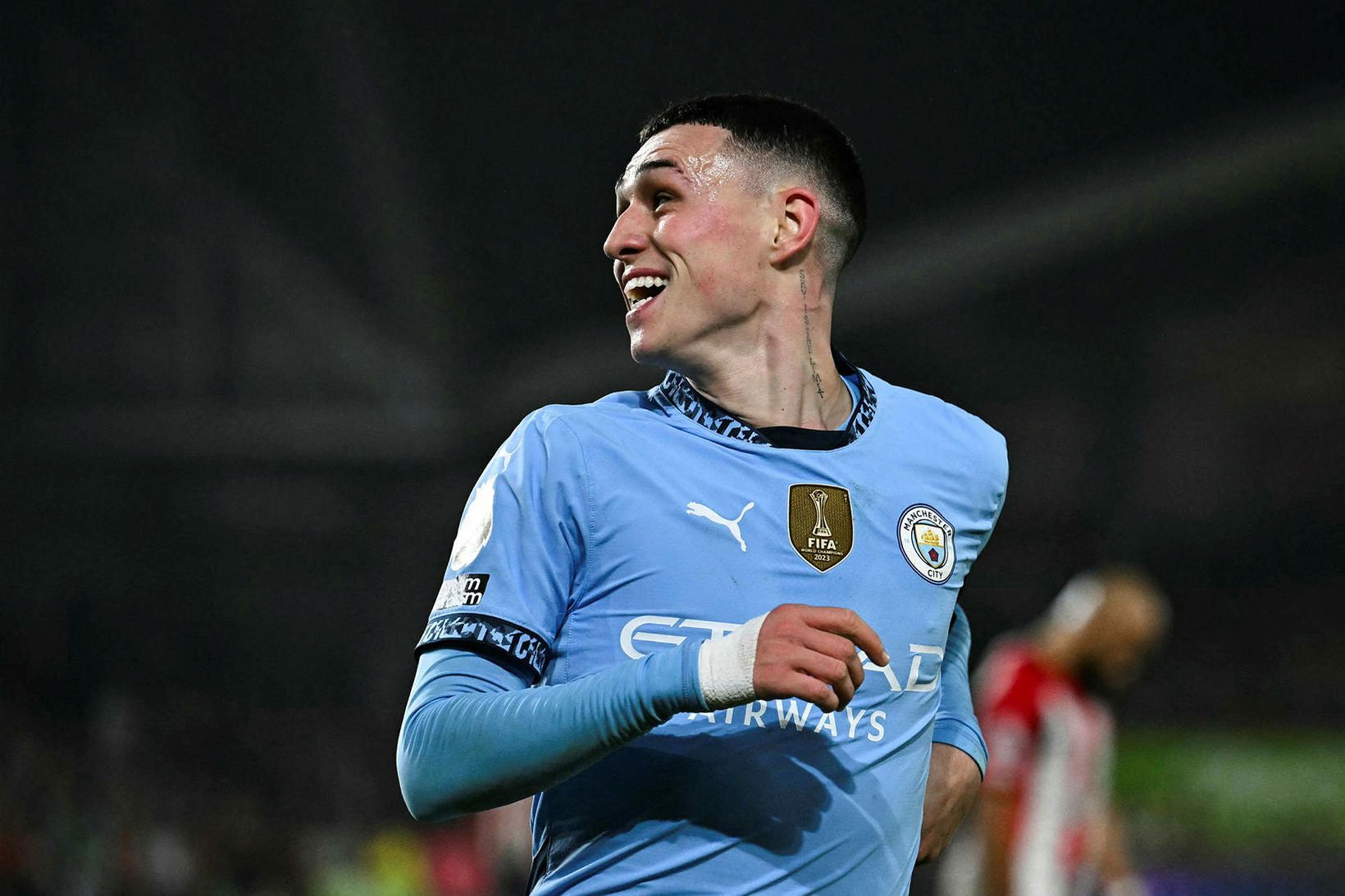 Phil Foden fagnar öðru marki sínu í jafnteflinu í gærkvöldi.