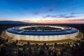 Apple Park Nýi vinnustaðurinn er engin smásmíði, en Apple Park eru höfuðstöðvar Apple-fyrirtækisins í Cupertino í Kísildalnum í Kaliforníu.