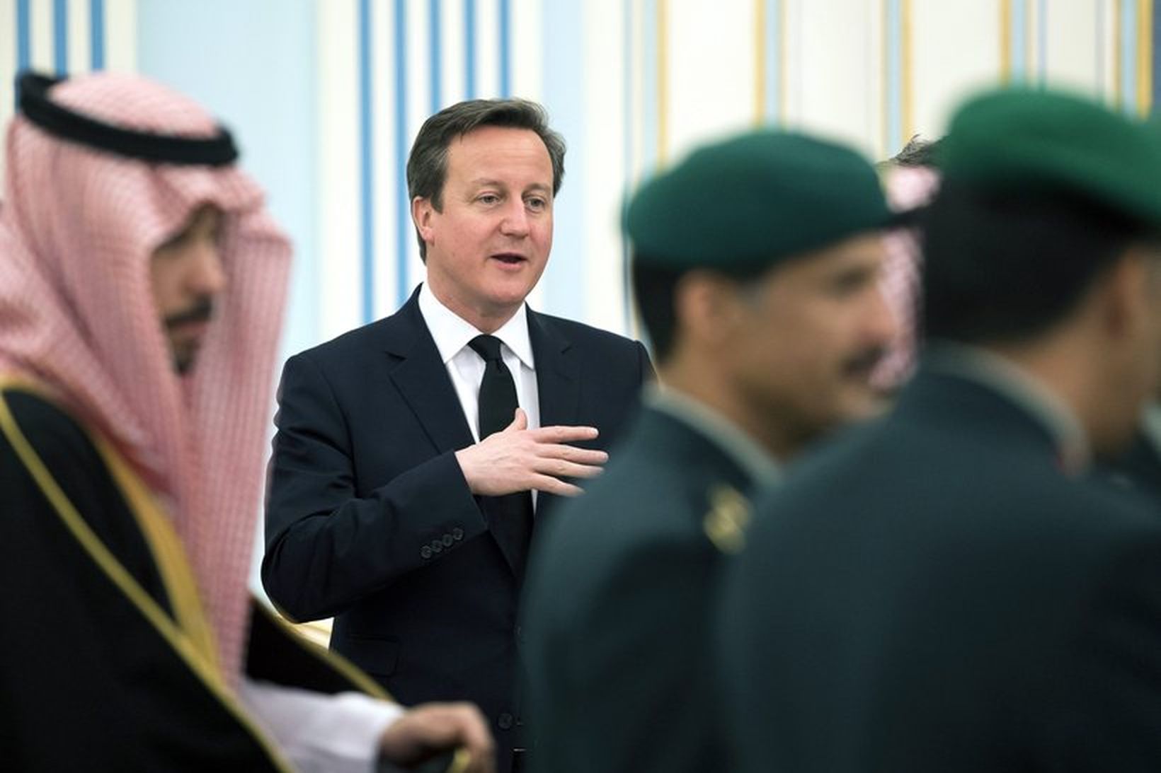 David Cameron hélt blaðamannafund með nýjasta Evrópuþingmanni Íhaldsflokksins, Amjad Bashir …