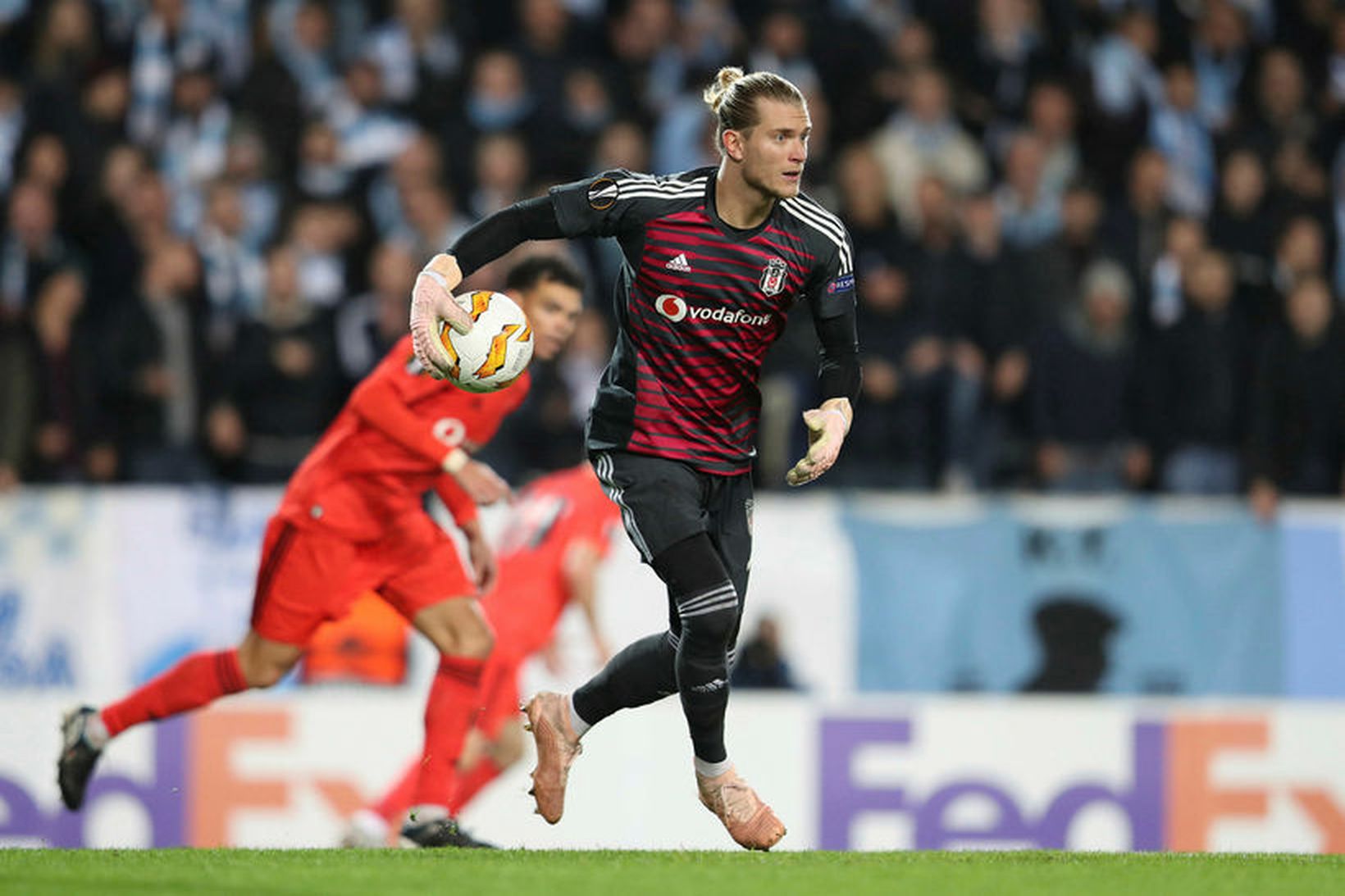 Loris Karius eyðir of miklum tíma á samfélagsmiðlum samkvæmt Uli …