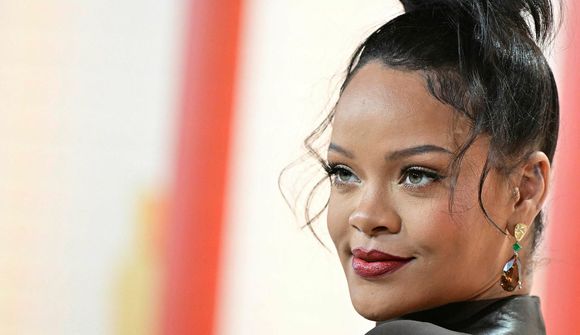 Rihanna með skart frá fjölskyldu Dorritar