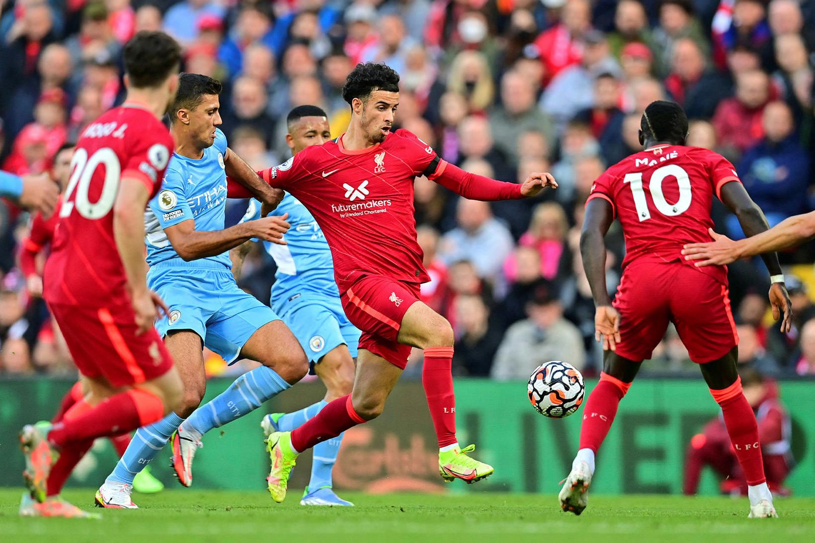 Curtis Jones í leik gegn Manchester City í síðasta mánuði.