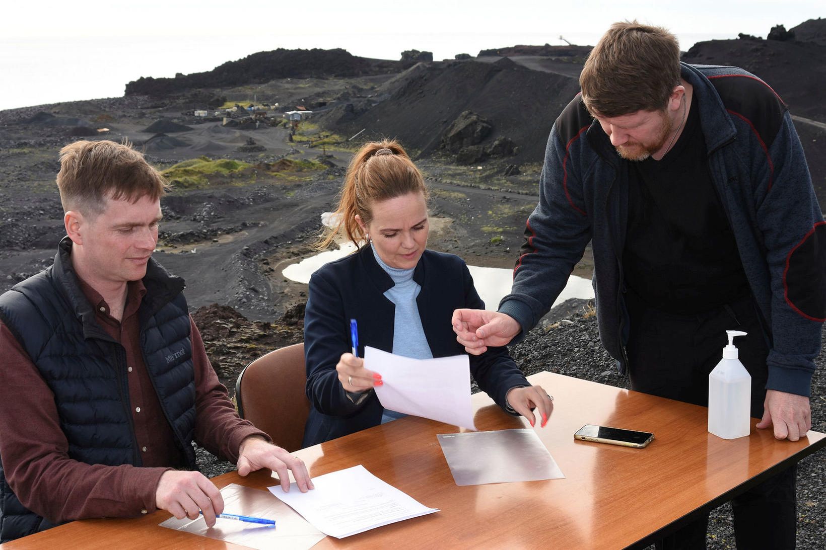 Samið. Hallgrímur Steinsson, Íris Róbertsdóttir og Daði Pálsson.